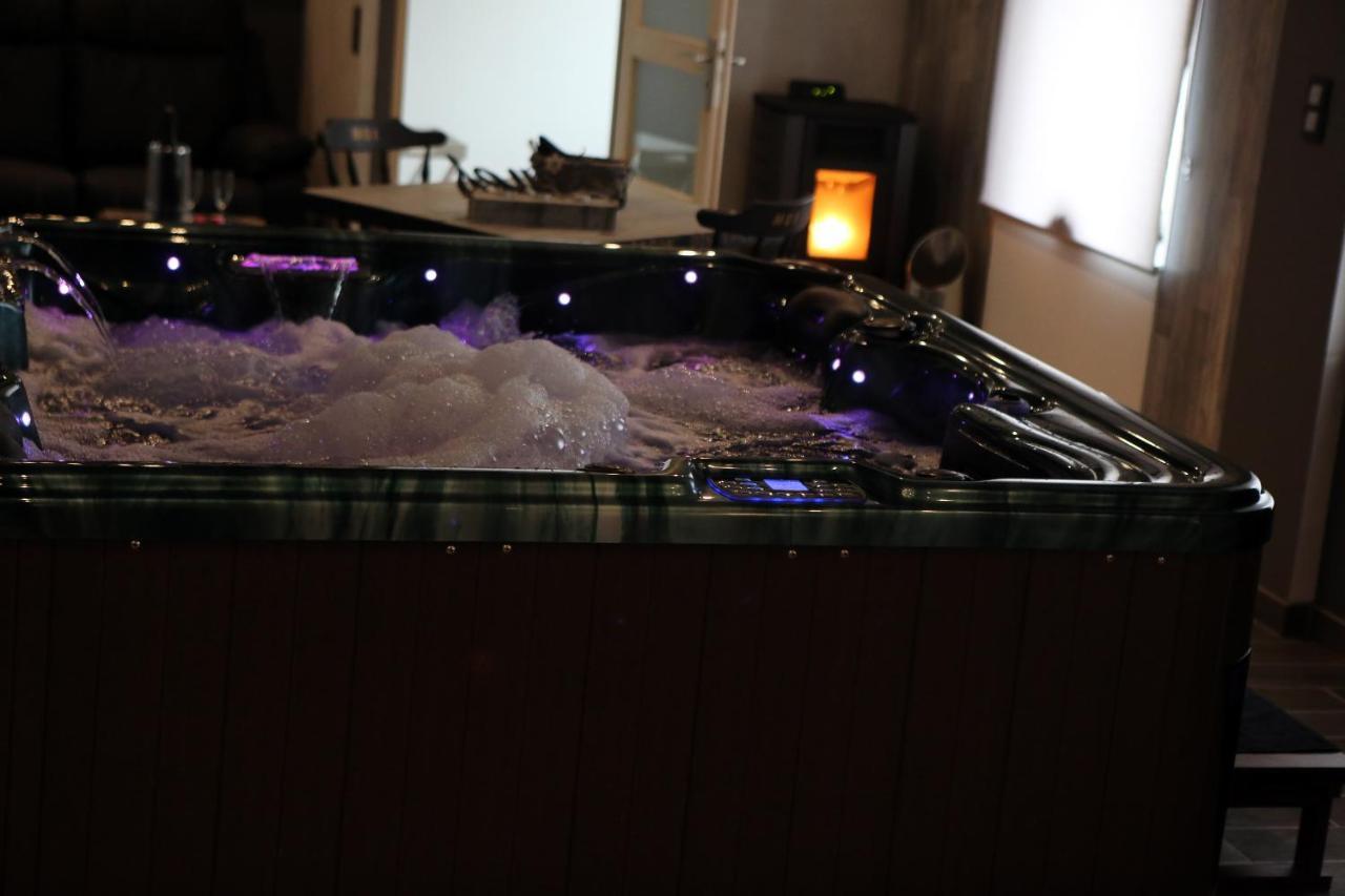 Le Cocon Des Lacs Love hotel