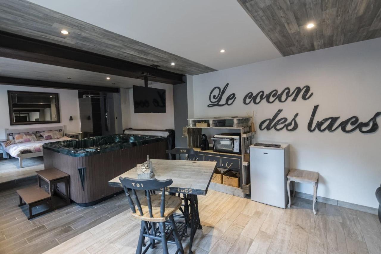 Le Cocon Des Lacs Love hôtel *