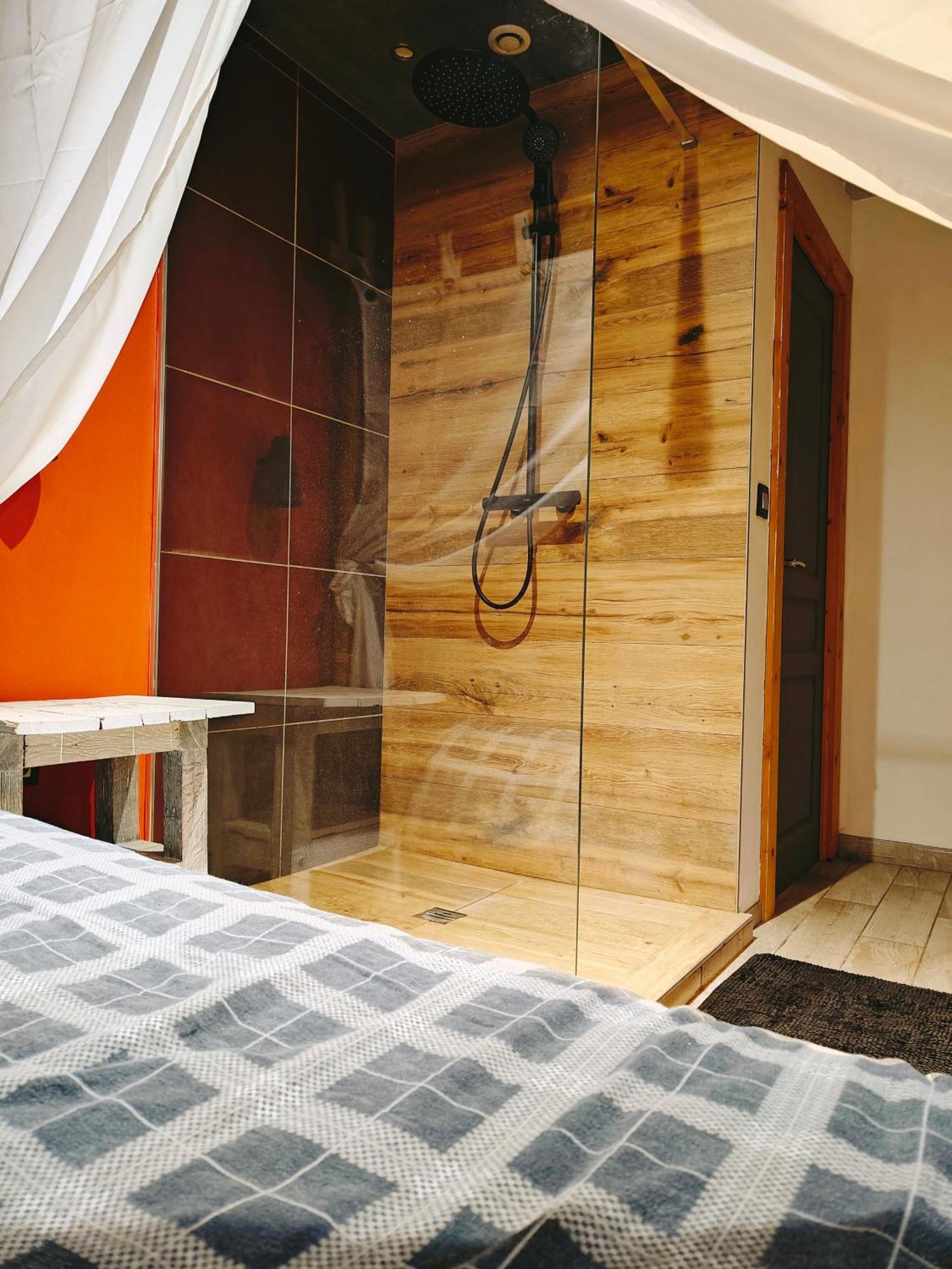 Le Cocon Des Lacs Love hôtel